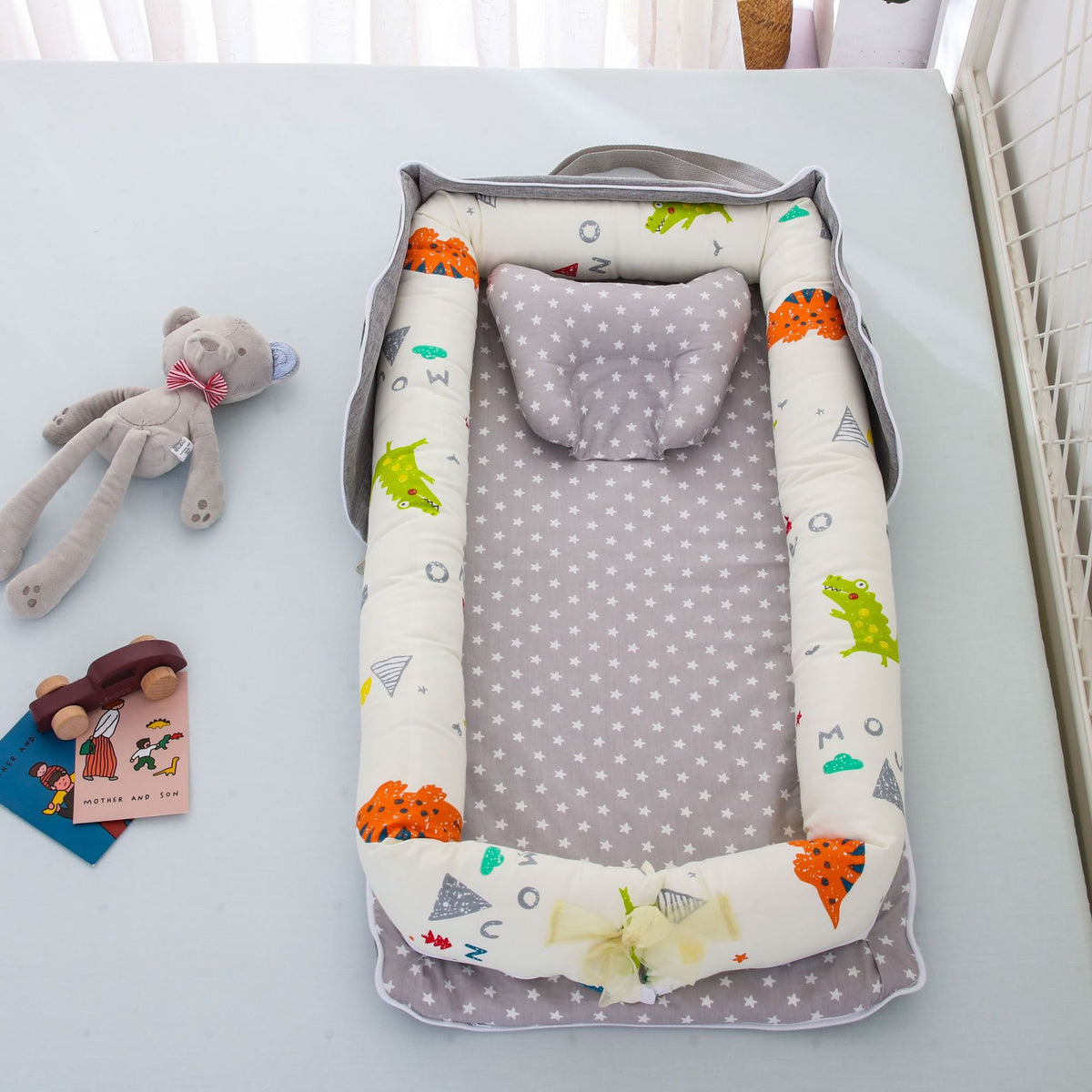 Cama Portátil y Plegable para Bebé en Material de Algodón