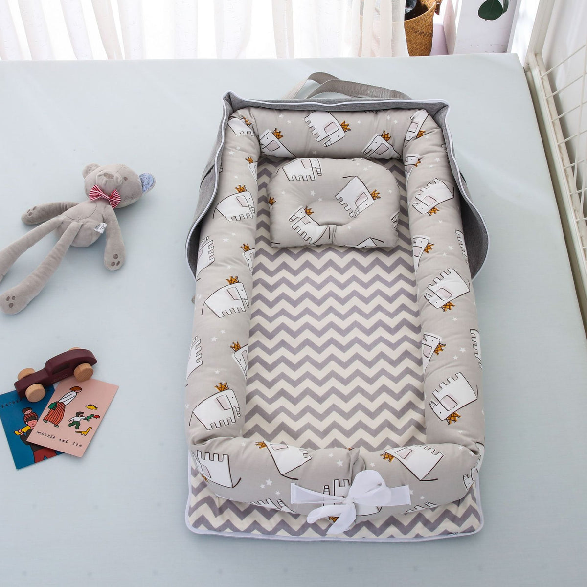 Cama Portátil y Plegable para Bebé en Material de Algodón